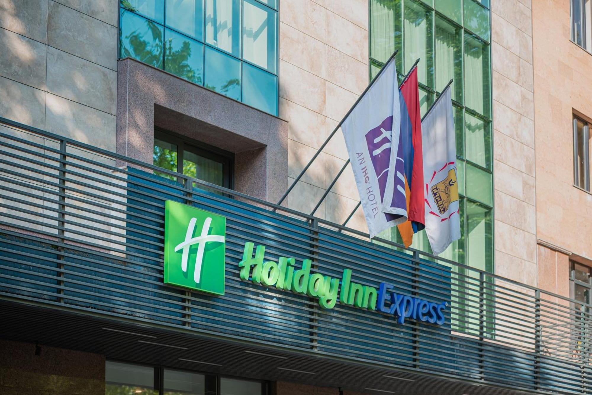 Holiday Inn Express - Yerevan By Ihg Exterior foto