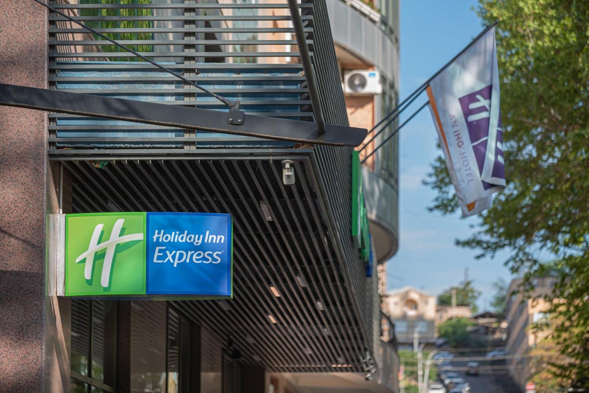 Holiday Inn Express - Yerevan By Ihg Exterior foto