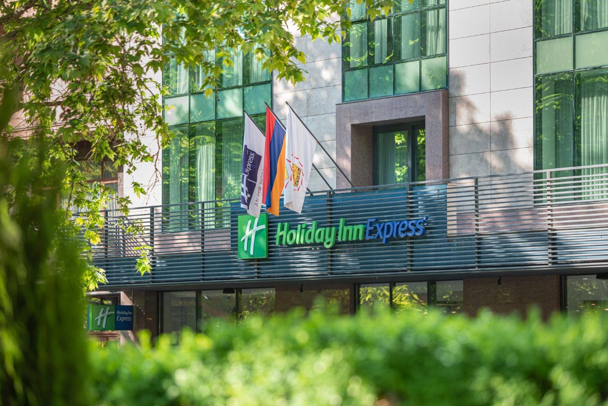 Holiday Inn Express - Yerevan By Ihg Exterior foto