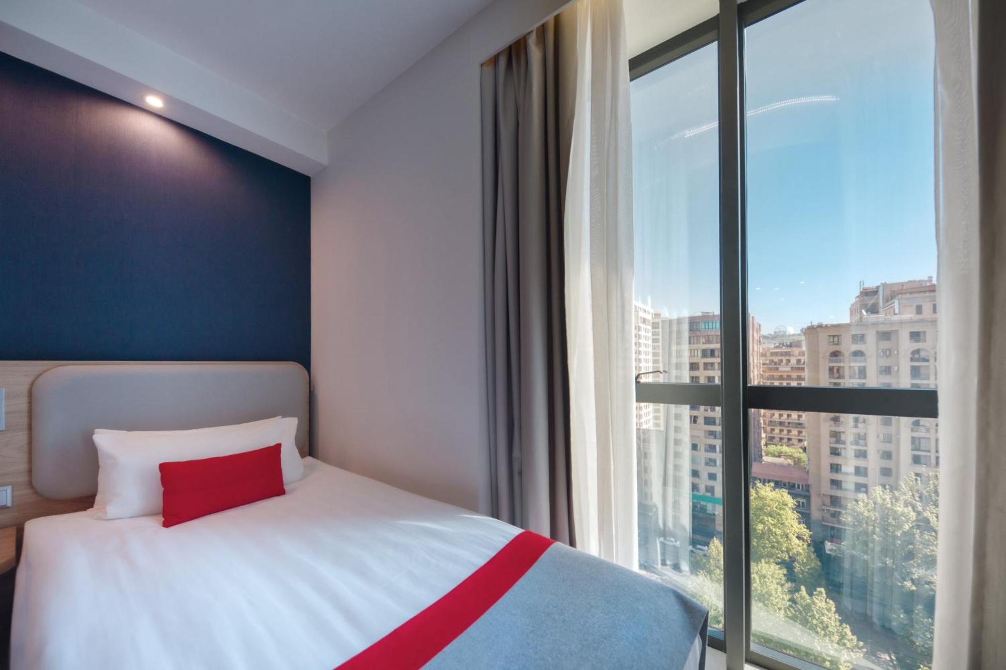 Holiday Inn Express - Yerevan By Ihg Exterior foto