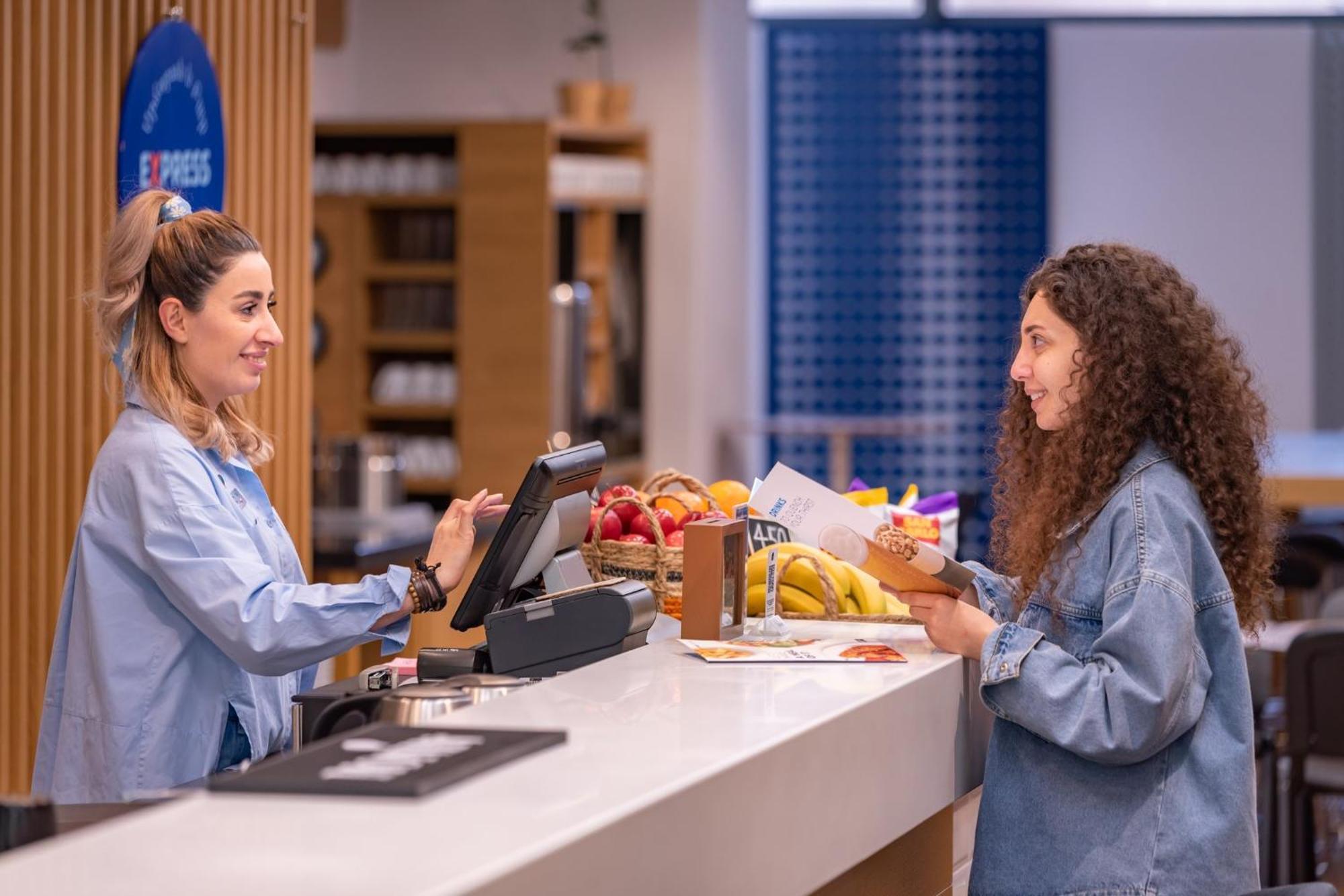 Holiday Inn Express - Yerevan By Ihg Exterior foto