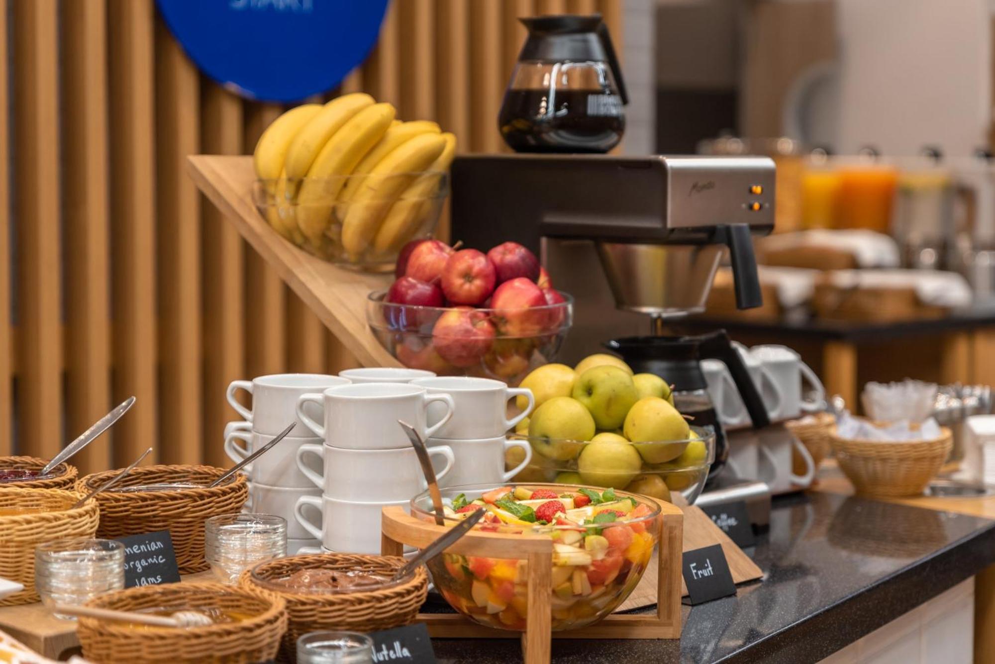 Holiday Inn Express - Yerevan By Ihg Exterior foto