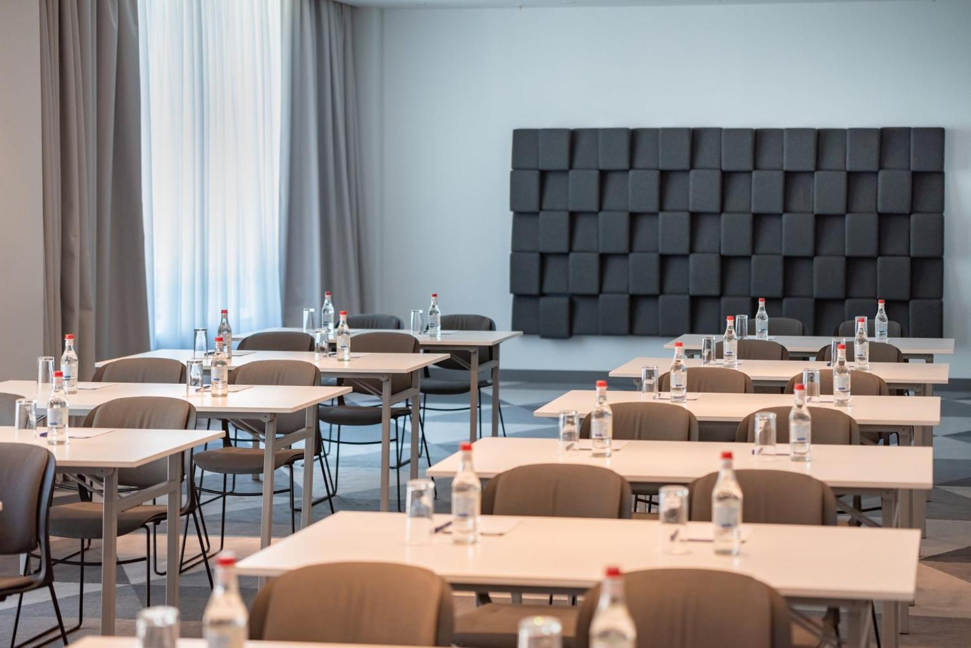Holiday Inn Express - Yerevan By Ihg Exterior foto