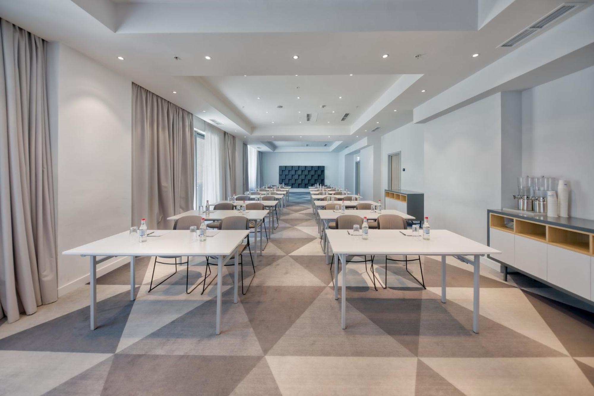 Holiday Inn Express - Yerevan By Ihg Exterior foto