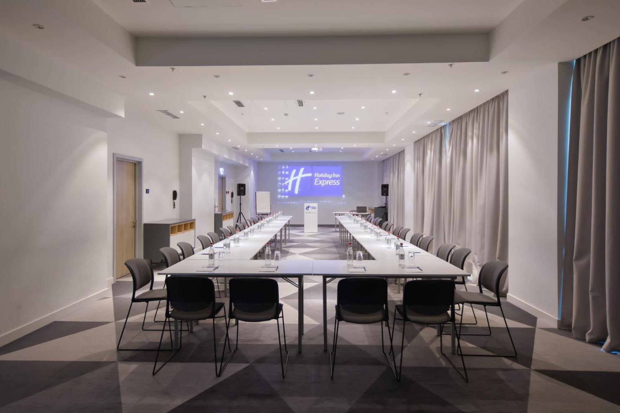 Holiday Inn Express - Yerevan By Ihg Exterior foto