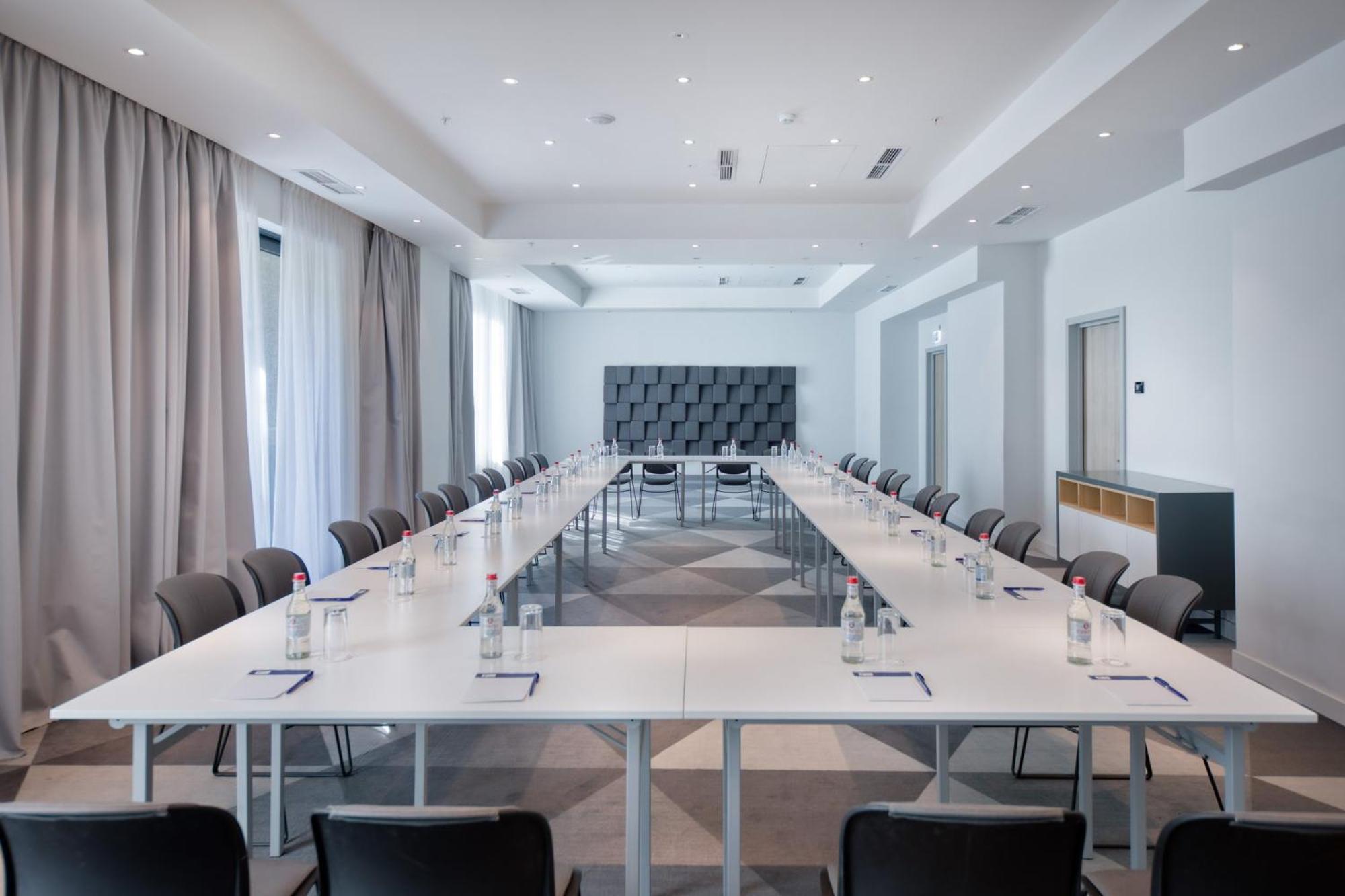 Holiday Inn Express - Yerevan By Ihg Exterior foto