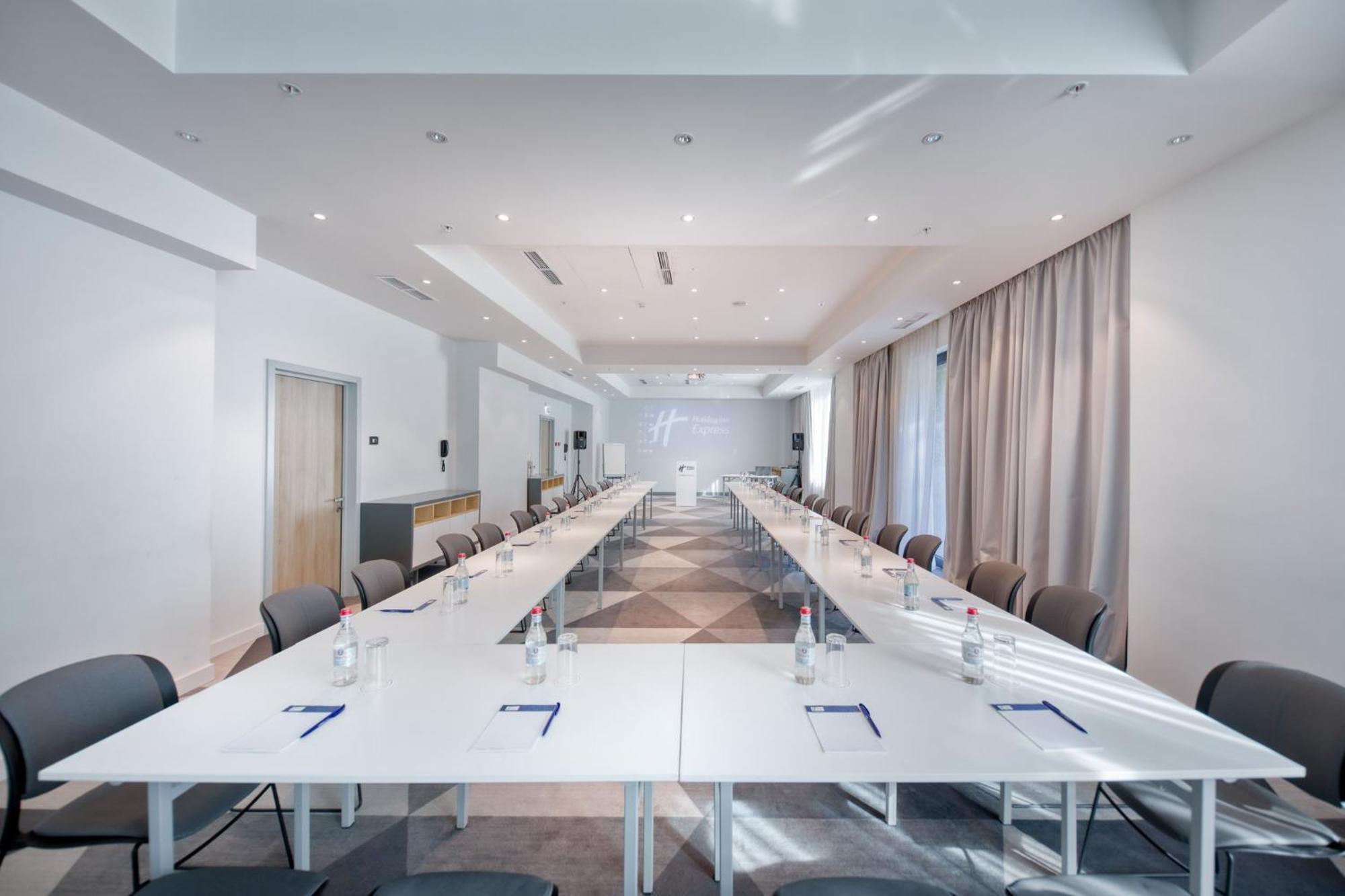 Holiday Inn Express - Yerevan By Ihg Exterior foto