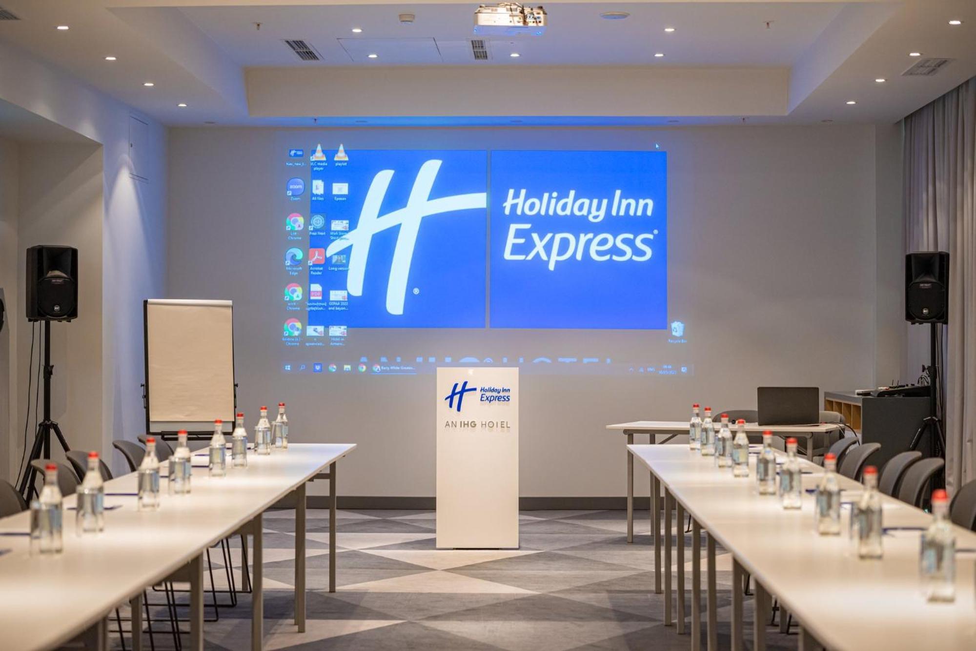 Holiday Inn Express - Yerevan By Ihg Exterior foto
