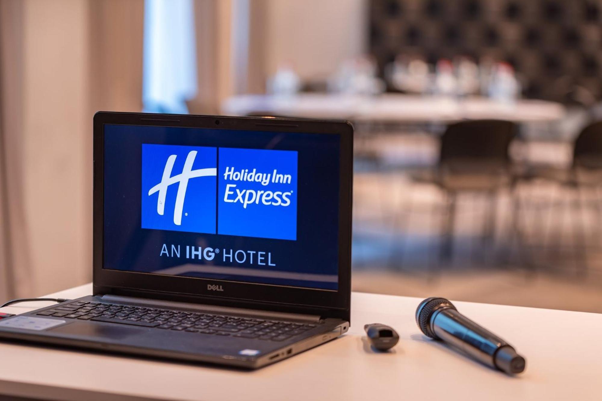 Holiday Inn Express - Yerevan By Ihg Exterior foto