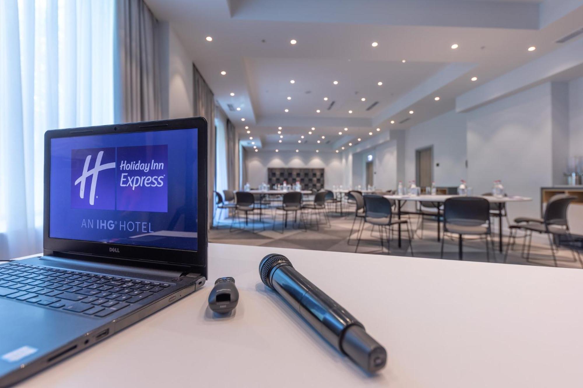 Holiday Inn Express - Yerevan By Ihg Exterior foto