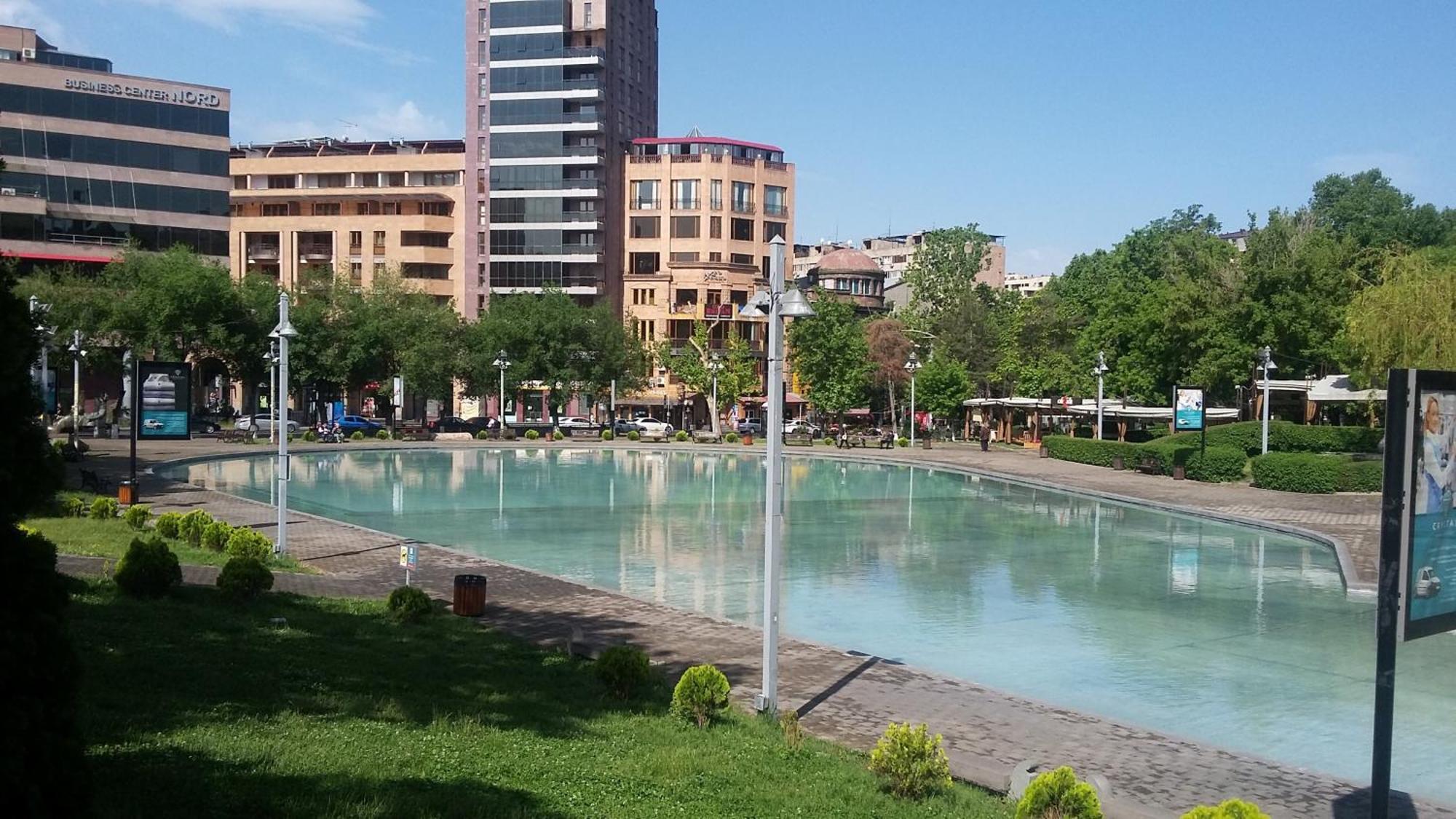 Holiday Inn Express - Yerevan By Ihg Exterior foto